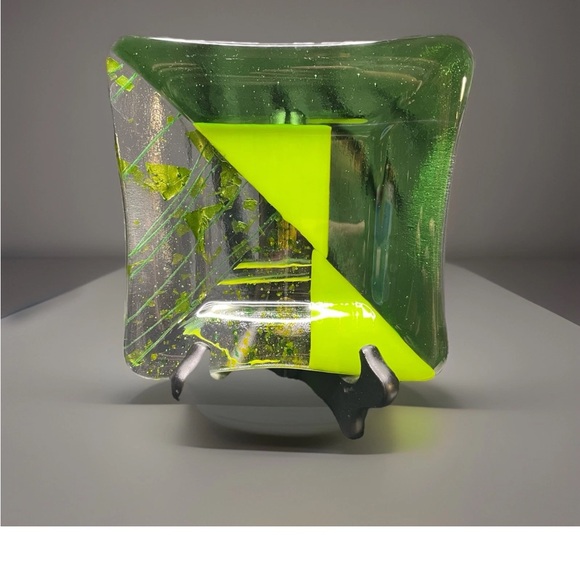 Modern Decorative Green Infused Art Glass Trinket Dish 6x6 - Picture 2 of 4